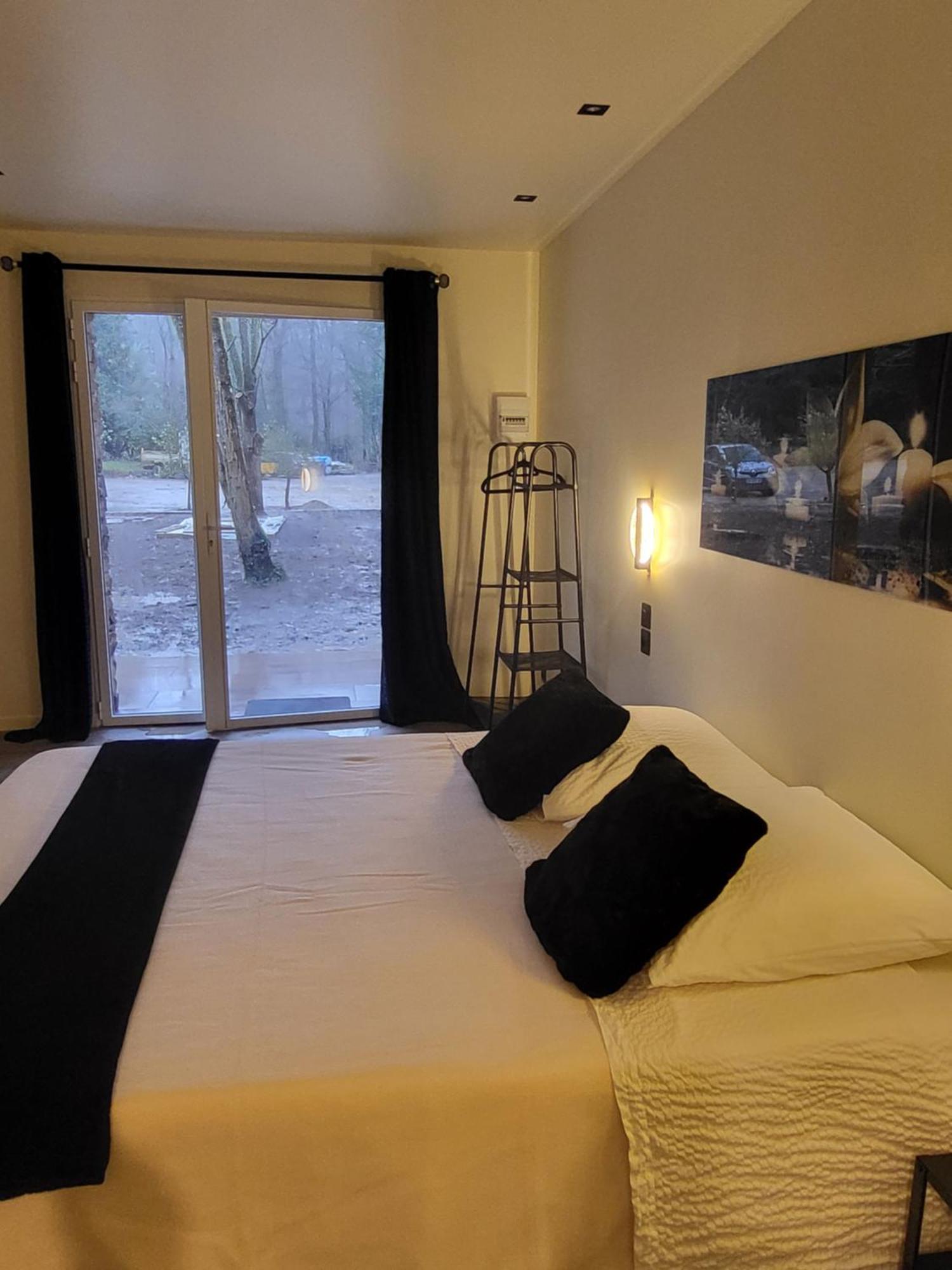 Eclat De Nuit Bed & Breakfast Saint-Prix  Exterior photo